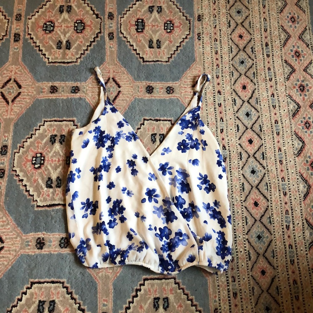 Forever 21 surplice tank top blue floral